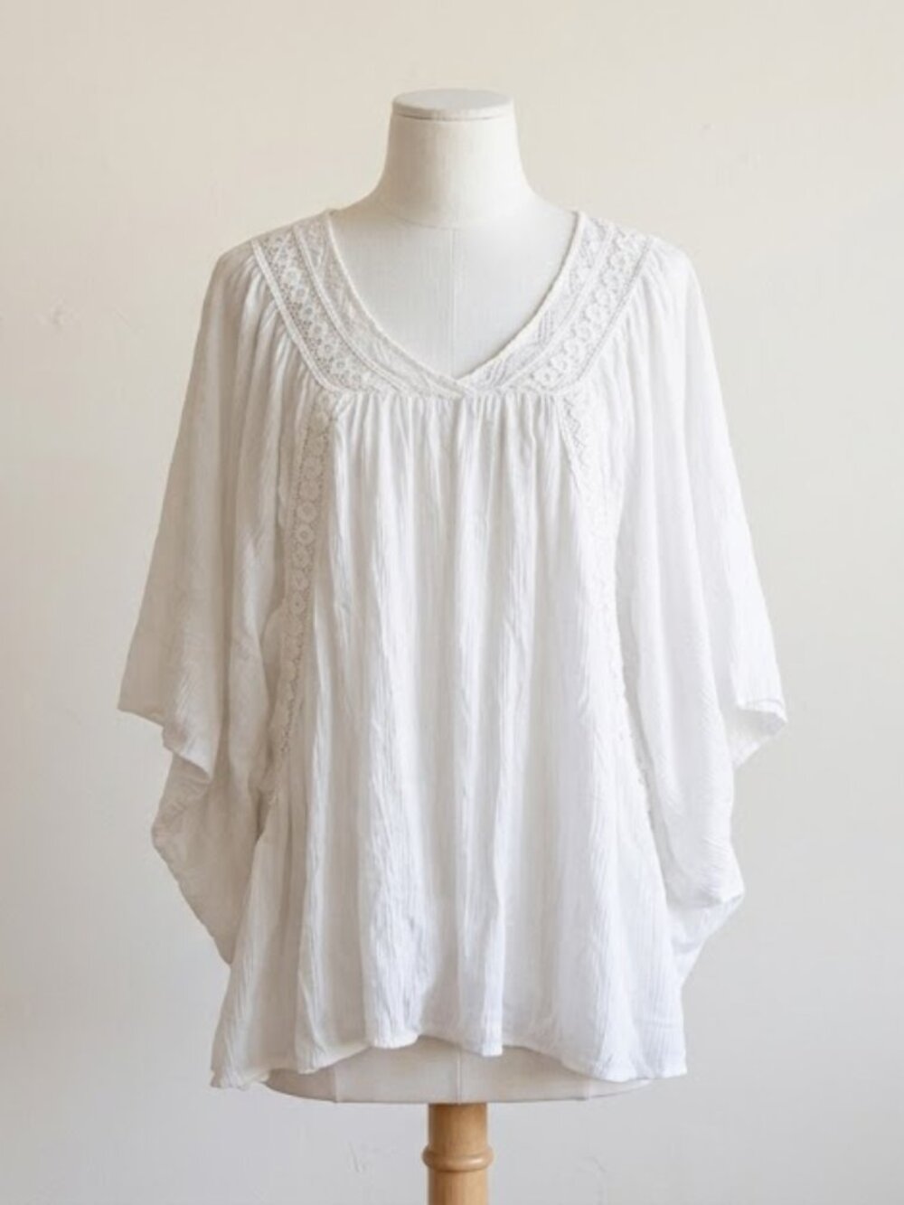 Sundance White Peasant Pancho  Top with Lace Trim Size L